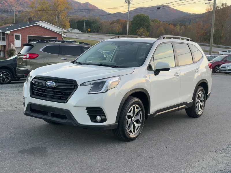 2023 Subaru Forester (photo 1)